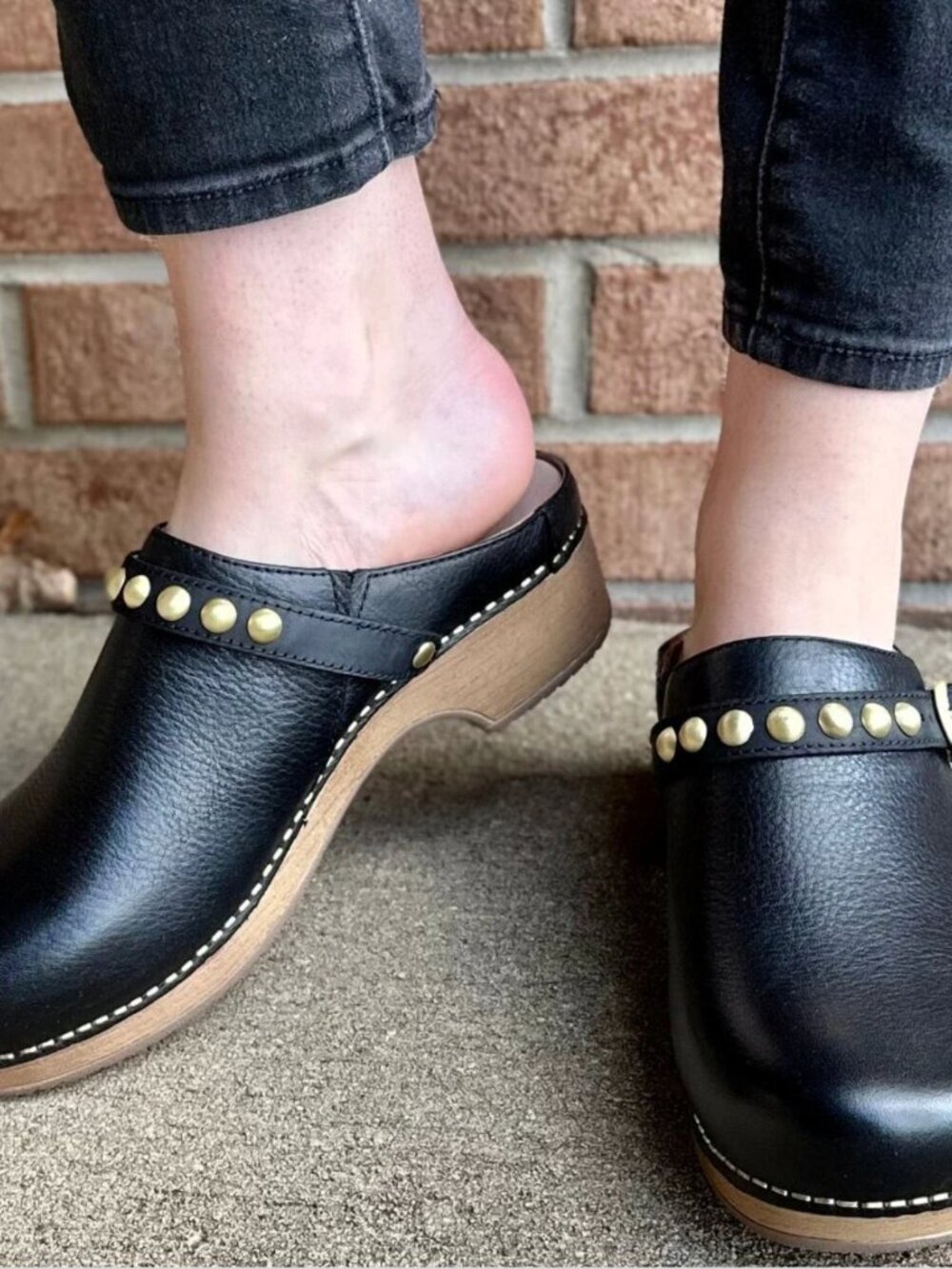 Dansko Britton Mules Slip On Clogs Leather Studded Comfort Shoes Black Size 9